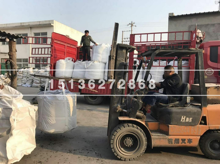 柱状活性炭吨包装车